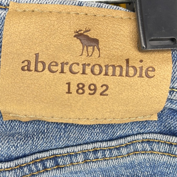Abercrombie Kids 5/6 short distress jeans - Picture 7 of 9